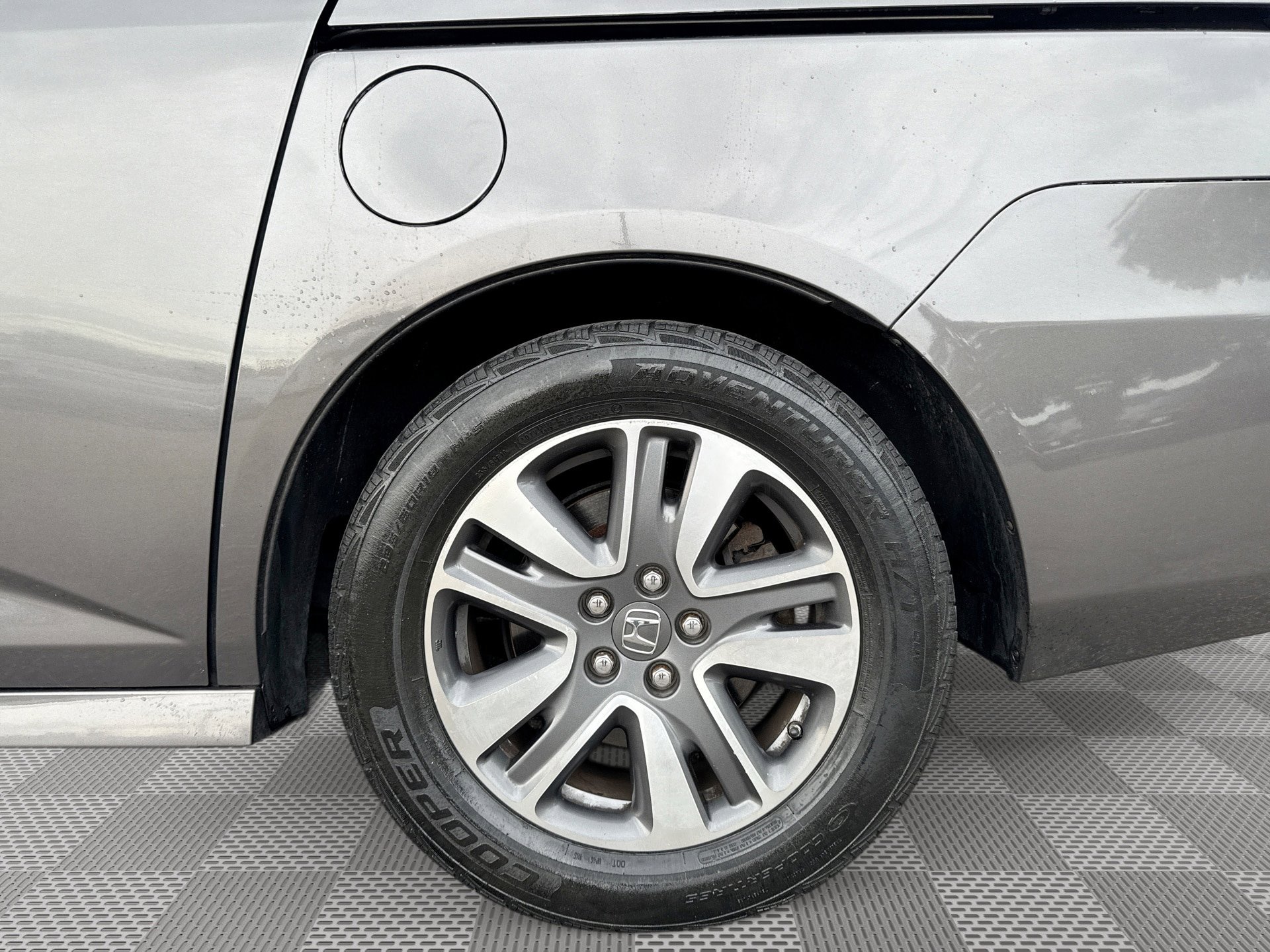Used 2014 Honda Odyssey Touring image 29