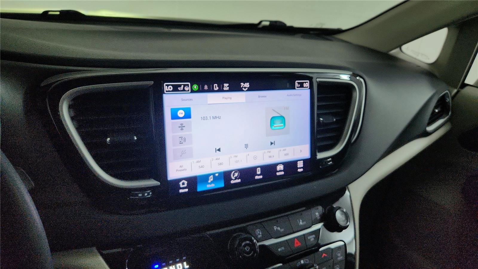 Used 2023 Chrysler Pacifica Touring-L FWD image 24