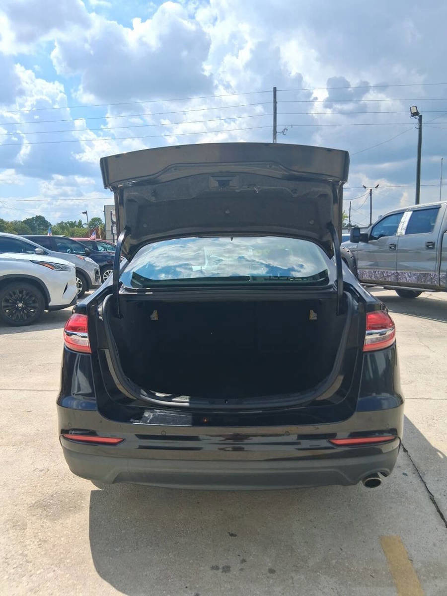 Used 2020 Ford Fusion SE FWD image 7