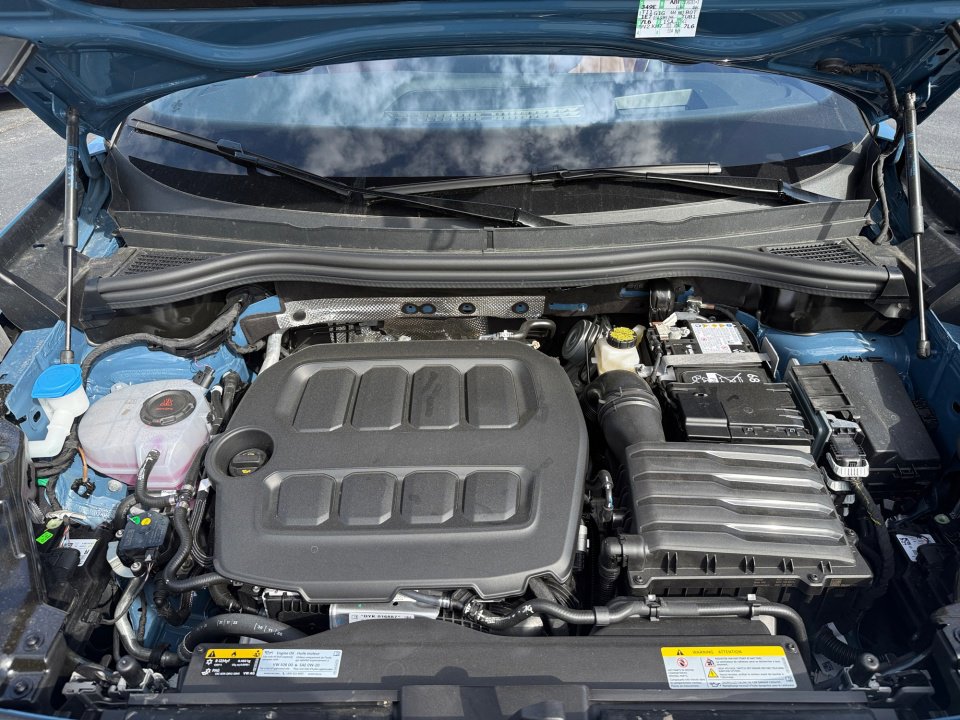 New 2026 Volkswagen Tiguan SEL R-Line AWD/4WD image 16