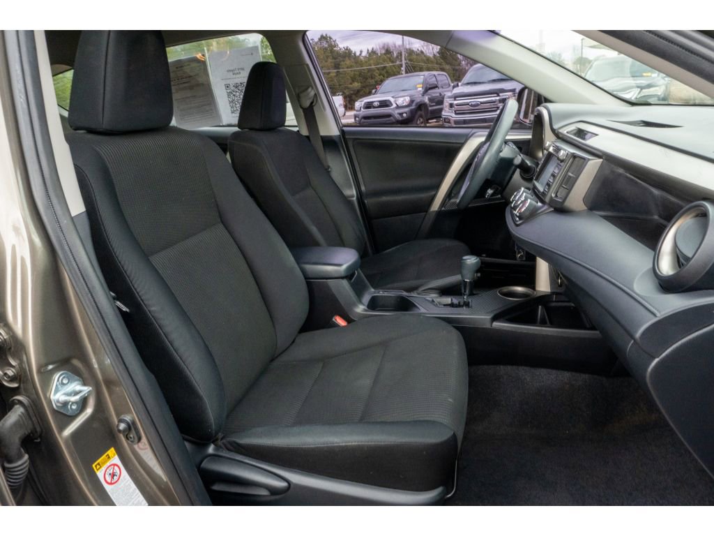 Used 2015 Toyota RAV4 LE image 16