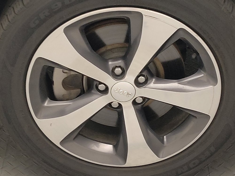 Used 2019 Jeep Cherokee Limited image 31