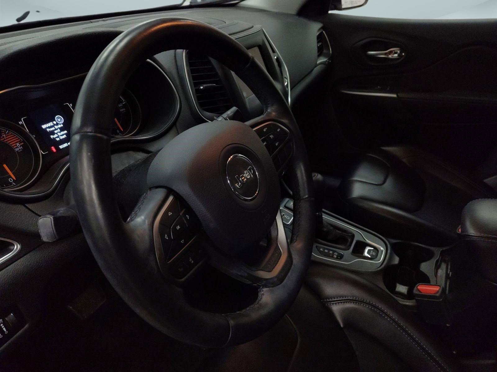 Used 2019 Jeep Cherokee Latitude Plus image 16