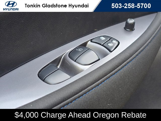 Used 2025 Nissan Leaf S FWD image 22