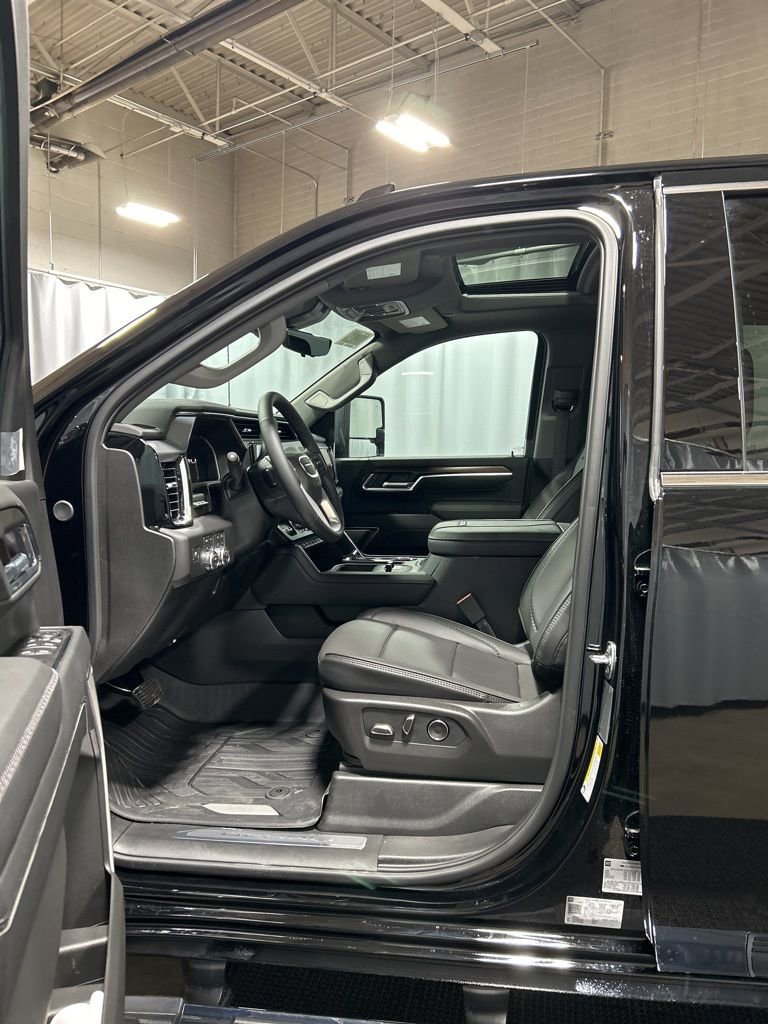 New 2026 GMC Sierra 2500 Denali w/ Denali Reserve Package image 23