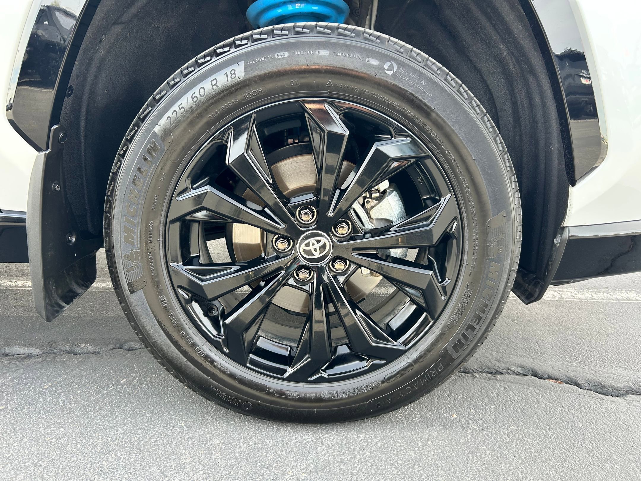 Used 2025 Toyota RAV4 XSE w/ Advanced Technology Package image 30