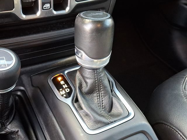 Used 2023 Jeep Wrangler Unlimited Sahara AWD/4WD image 14
