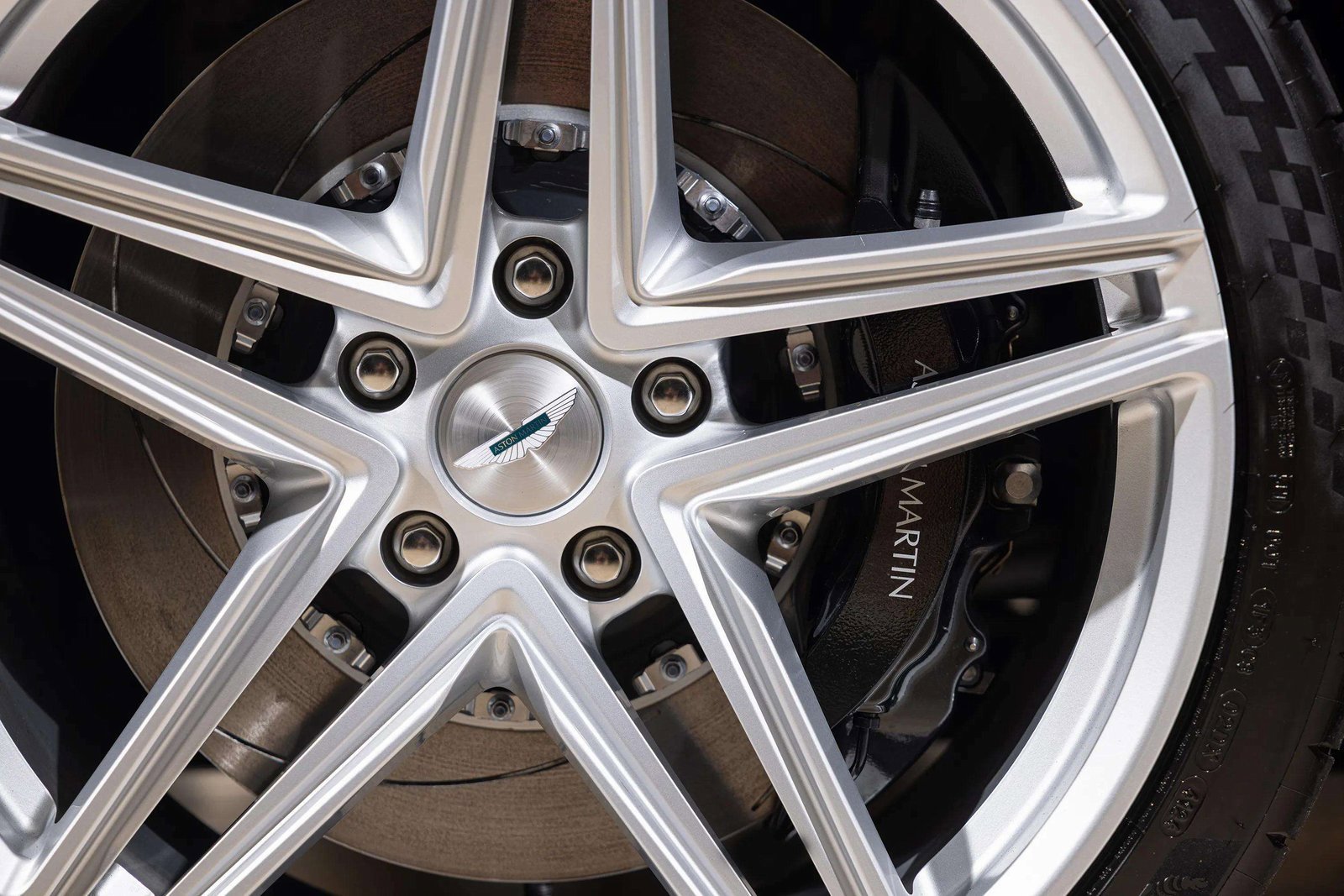 New 2026 Aston Martin V8 Vantage Roadster image 10