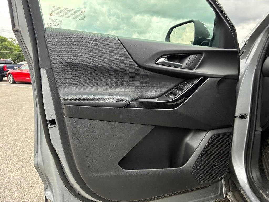 Used 2026 Chevrolet Equinox LT AWD/4WD image 31