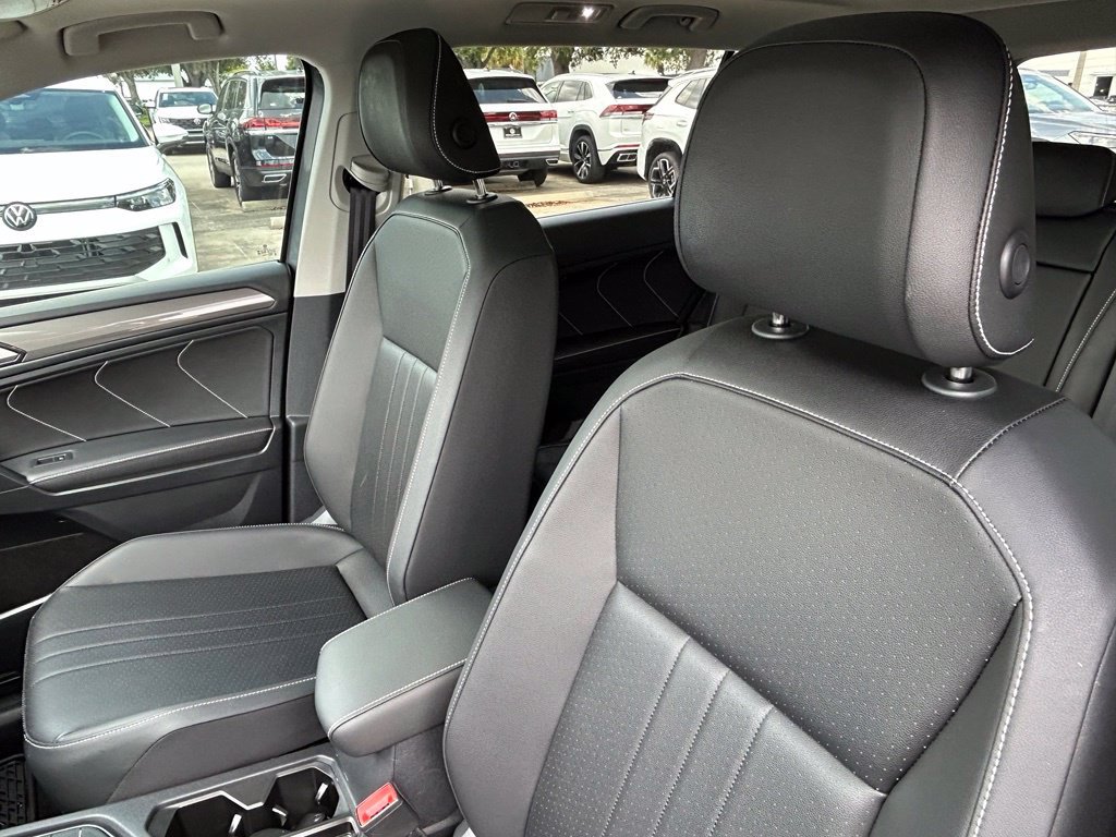 Certified 2023 Volkswagen Tiguan SE w/ Panoramic Sunroof Package FWD image 23