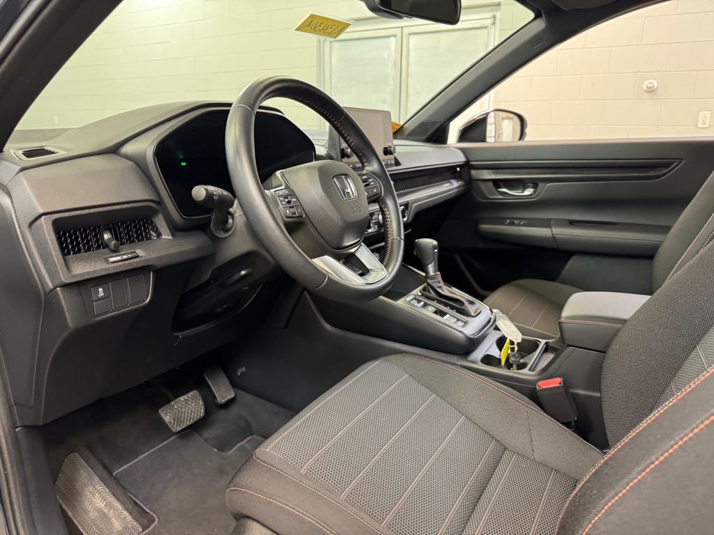 Used 2025 Honda CR-V Sport image 18