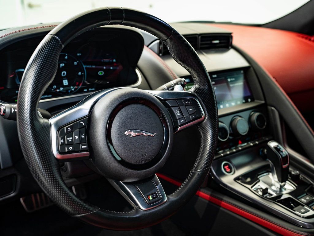 Used 2022 Jaguar F-TYPE R image 4
