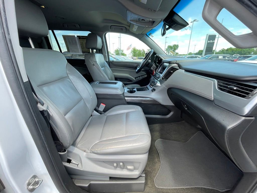 Used 2018 Chevrolet Suburban LT RWD image 39