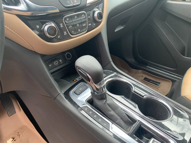 Used 2023 Chevrolet Equinox Premier image 11