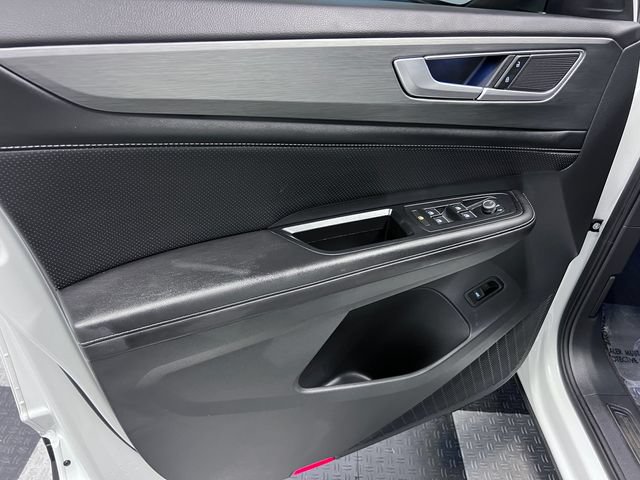 Certified 2024 Volkswagen Atlas Cross Sport SE w/ Panoramic Sunroof Package FWD image 8