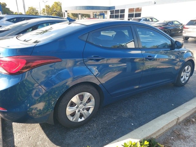 Used 2016 Hyundai Elantra SE image 3