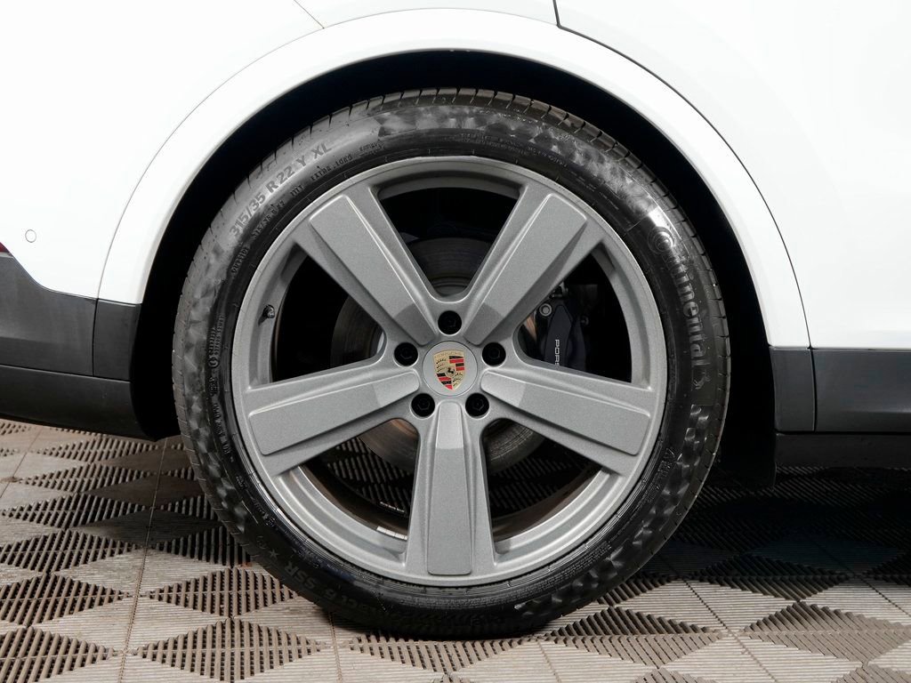 Certified 2024 Porsche Cayenne Coupe AWD/4WD image 40