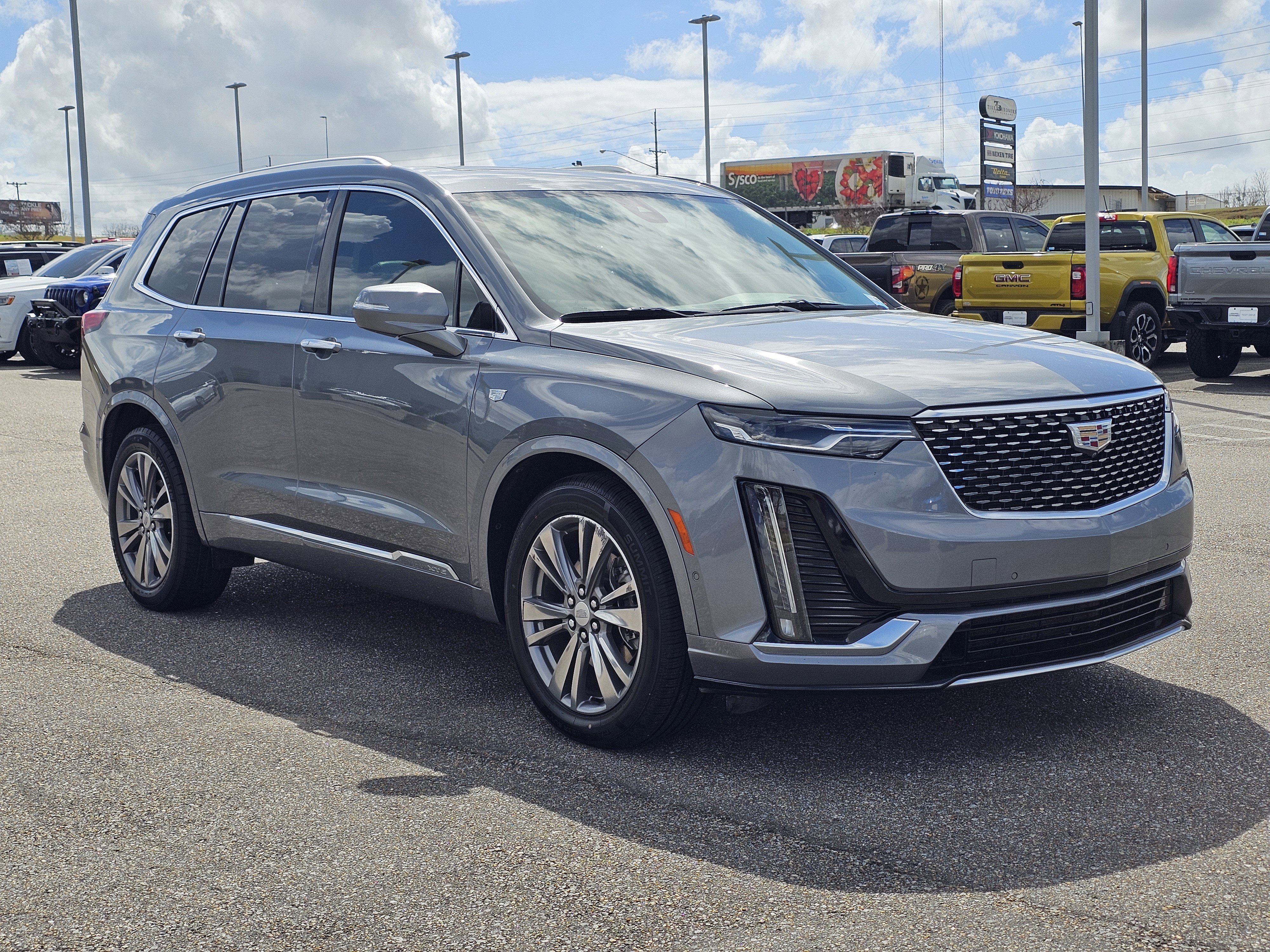 Used 2022 Cadillac XT6 Premium Luxury w/ Technology Package image 5