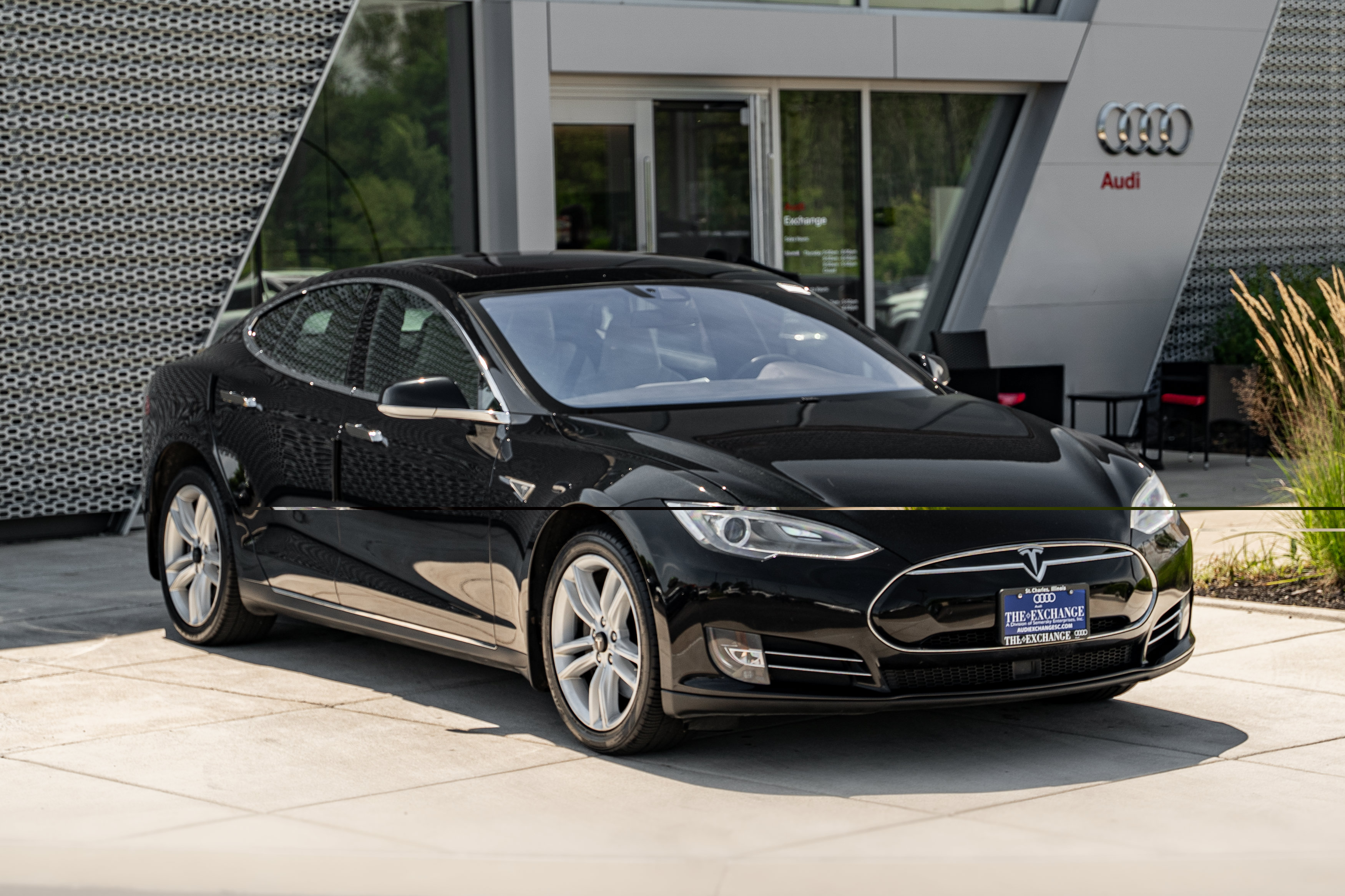 Used 2015 Tesla Model S 90D AWD/4WD image 2