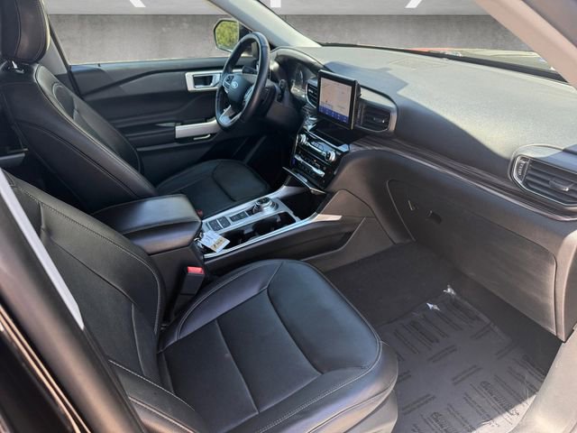 Used 2021 Ford Explorer Limited w/ Equipment Group 301A image 24