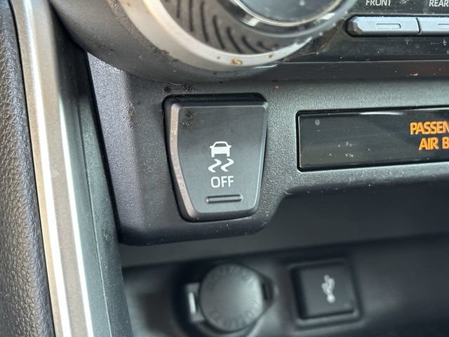 Used 2020 Toyota RAV4 XLE Premium FWD image 21