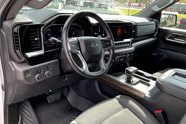 Used 2022 Chevrolet Silverado 1500 LT Trail Boss w/ Convenience Package II image 14