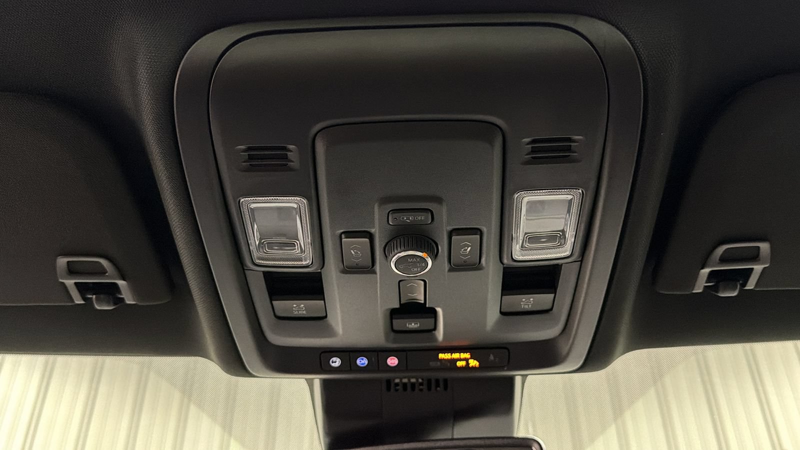 Used 2025 GMC Yukon XL Denali w/ Sun & Power Step Package AWD/4WD image 33