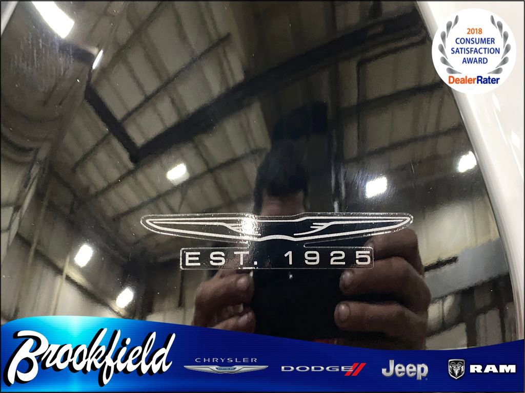 New 2026 Chrysler Pacifica Select image 10