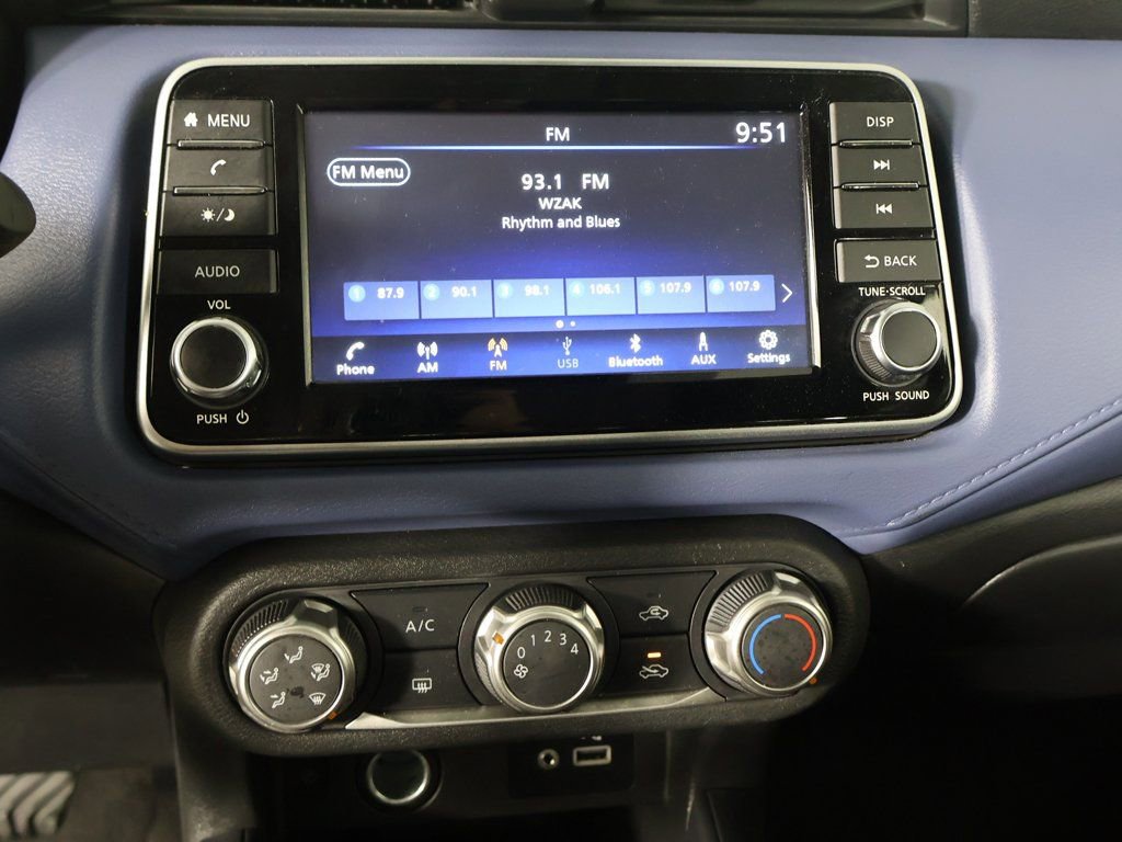 Used 2024 Nissan Versa SV w/ Trunk Package image 38