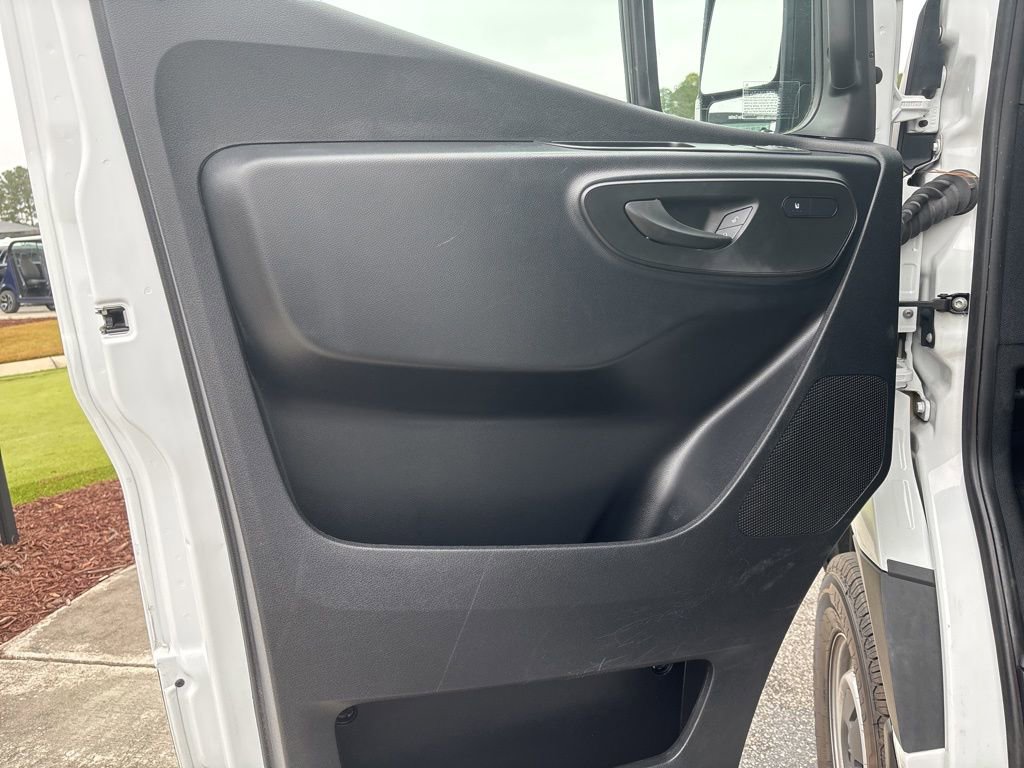Used 2024 Mercedes-Benz Sprinter 2500 image 38