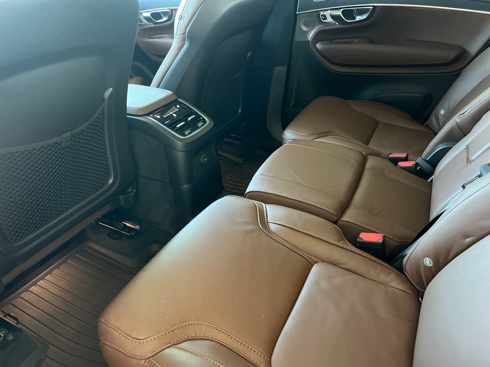 Certified 2023 Volvo XC90 T8 Ultimate w/ Lounge Package AWD/4WD image 6