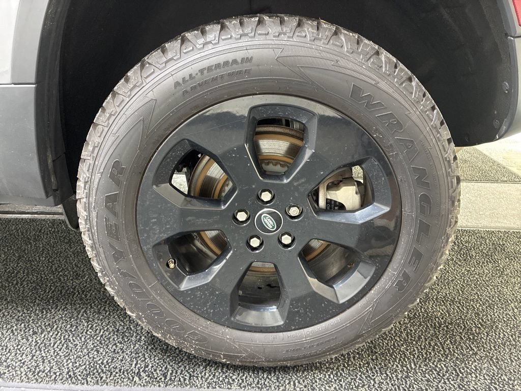 Used 2020 Land Rover Defender 110 SE AWD/4WD image 8