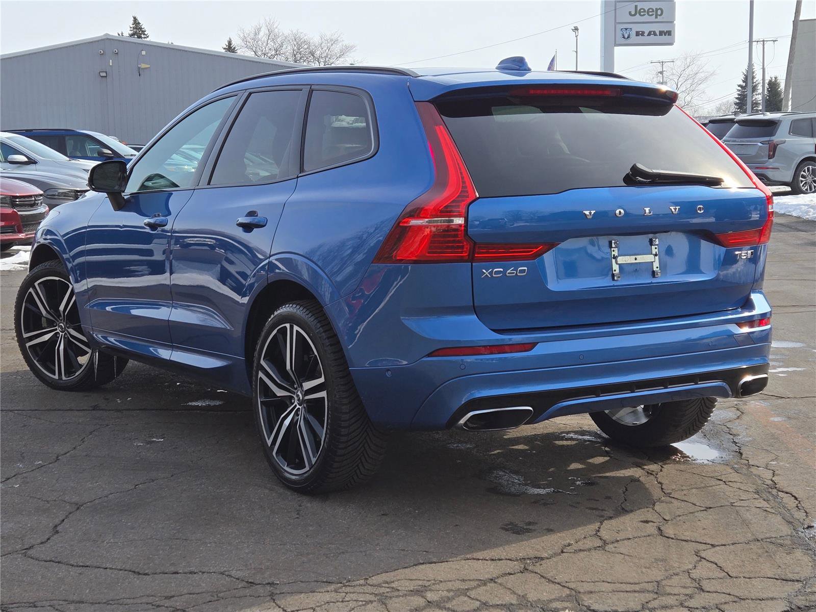 Used 2020 Volvo XC60 T5 R-Design image 13
