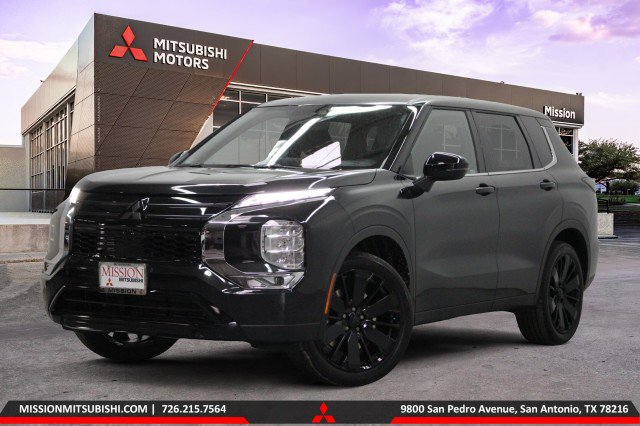 New 2026 Mitsubishi Outlander LE FWD image 1