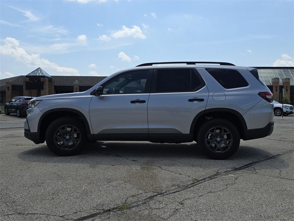 New 2025 Honda Pilot TrailSport image 18