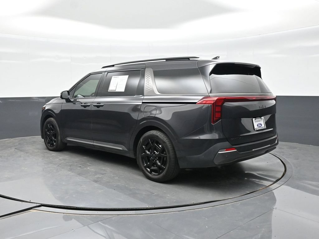 Used 2026 Kia Carnival SX w/ SX Dark Edition Package FWD image 13