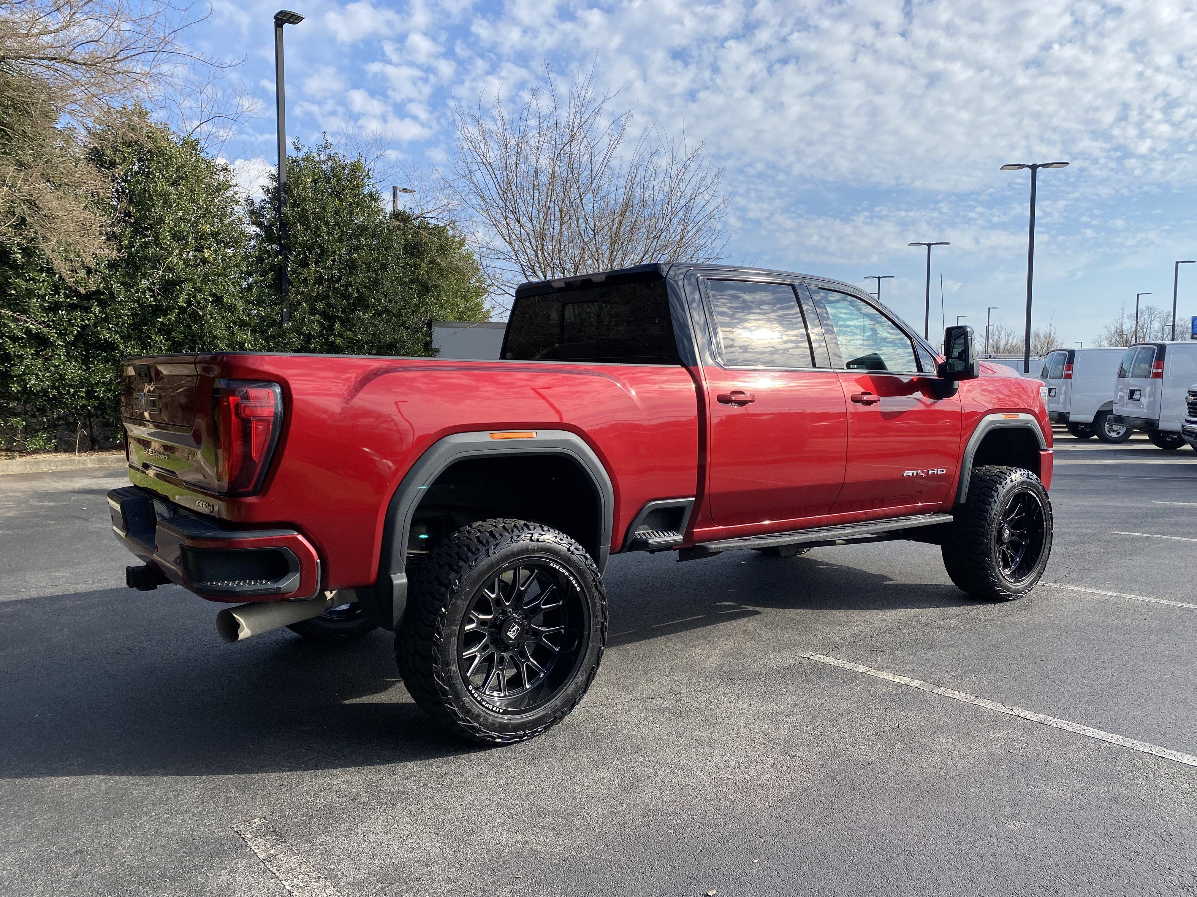 Used 2021 GMC Sierra 2500 AT4 w/ AT4 Premium Plus Package image 9