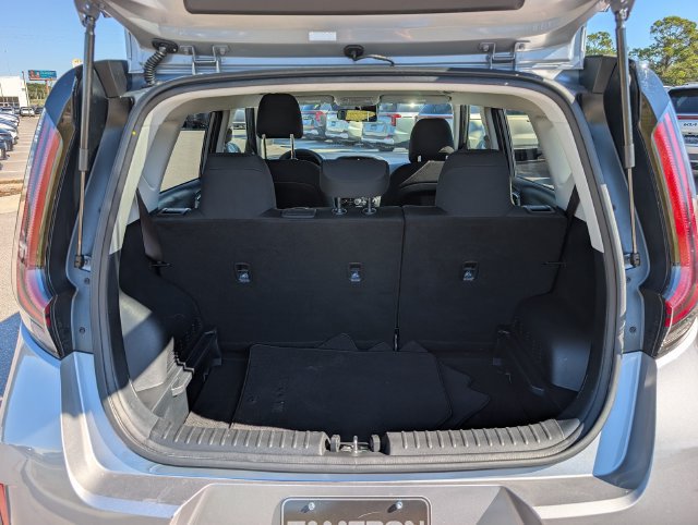 Used 2025 Kia Soul LX w/ LX Technology Package FWD image 6