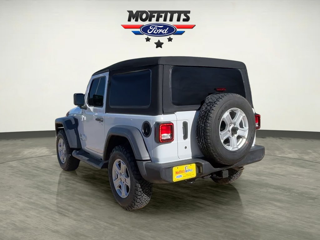 Used 2018 Jeep Wrangler Sport AWD/4WD image 3