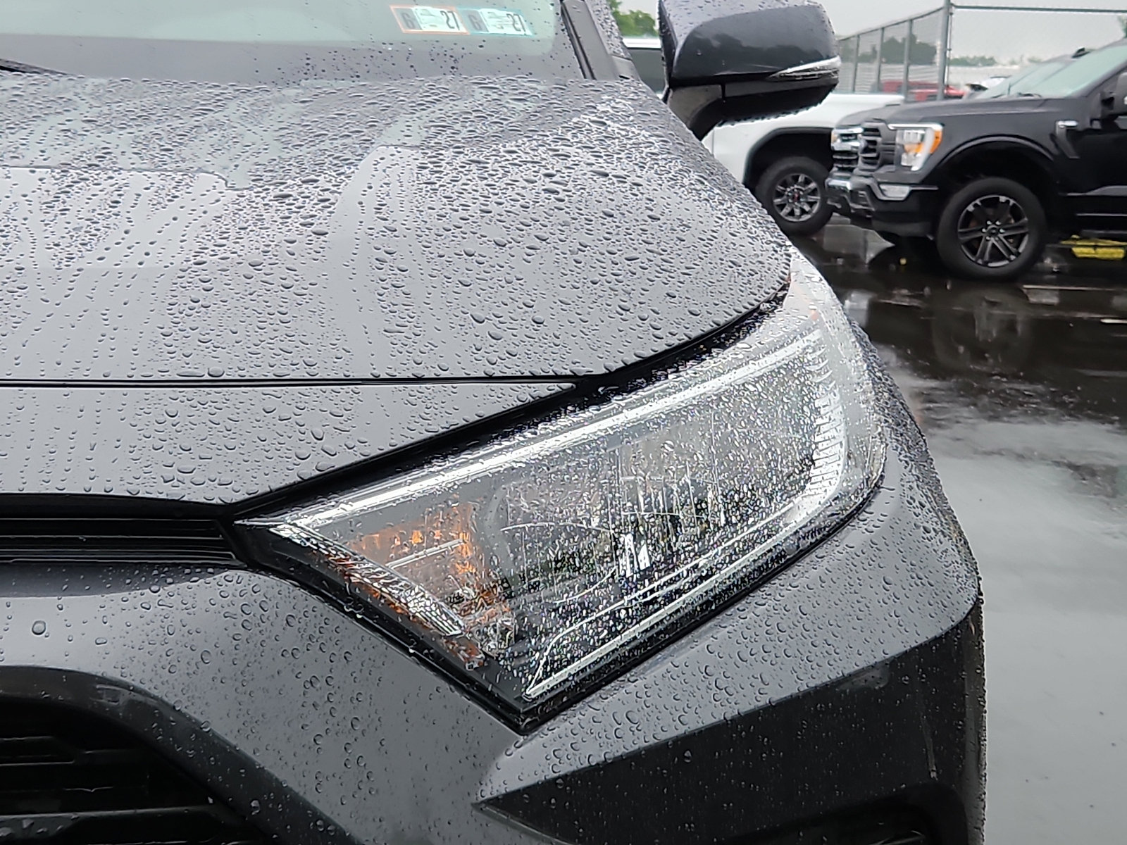 Used 2021 Toyota RAV4 XLE AWD/4WD image 9