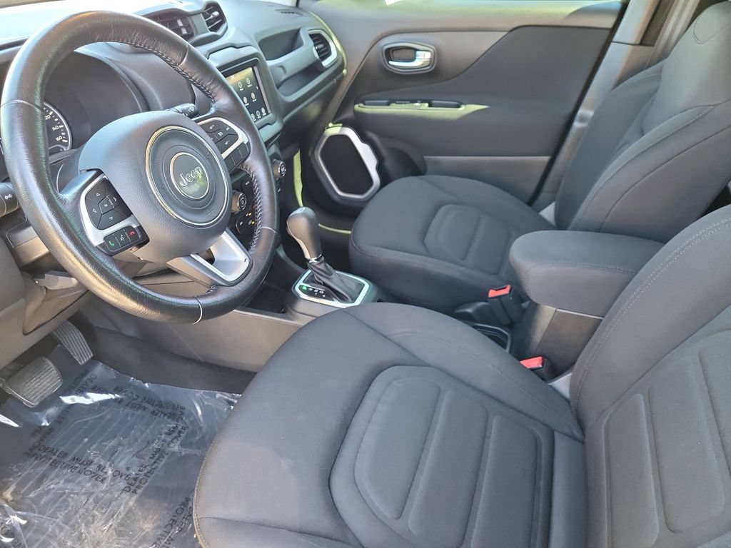 Used 2019 Jeep Renegade Latitude w/ Cold Weather Group AWD/4WD image 12
