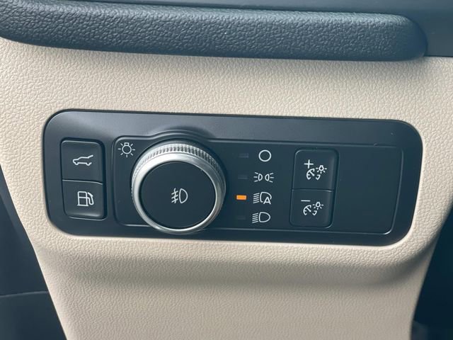 Used 2020 Ford Escape Titanium image 20