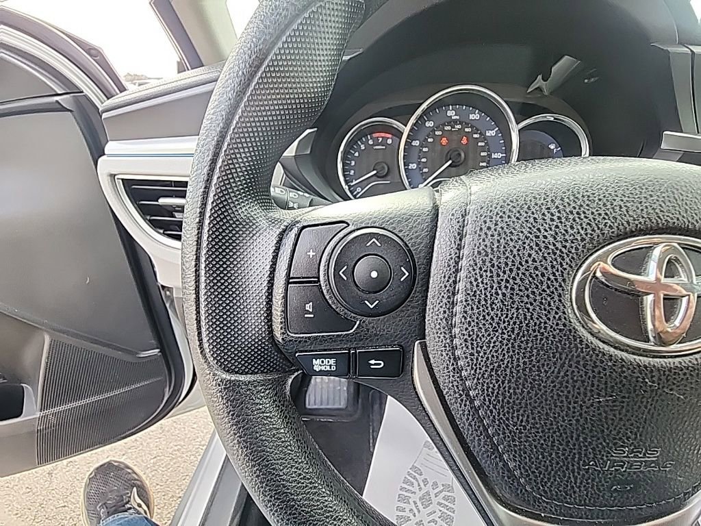 Used 2015 Toyota Corolla LE image 16