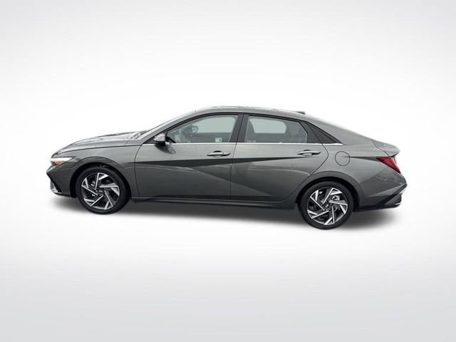 Certified 2025 Hyundai Elantra SEL w/ Cargo Package image 2