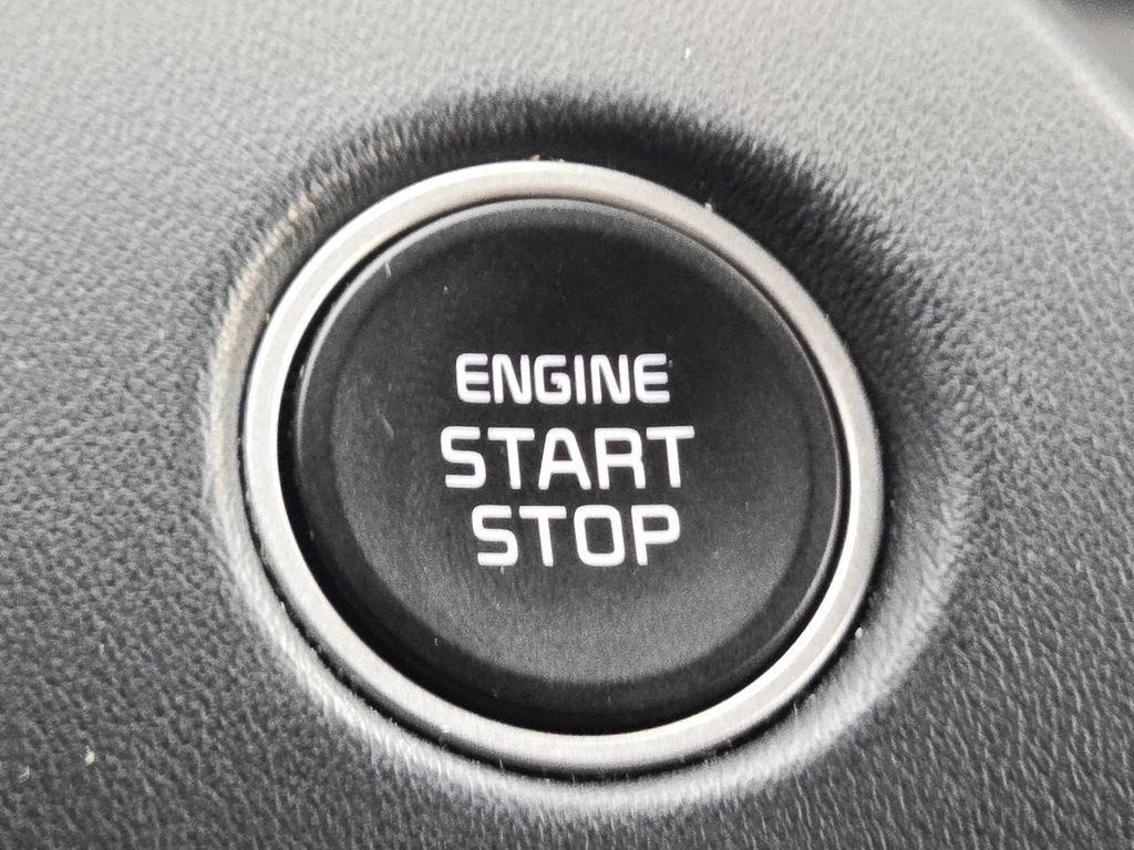 Used 2024 Kia Seltos EX FWD image 31