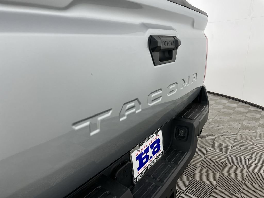 Used 2025 Toyota Tacoma SR image 31