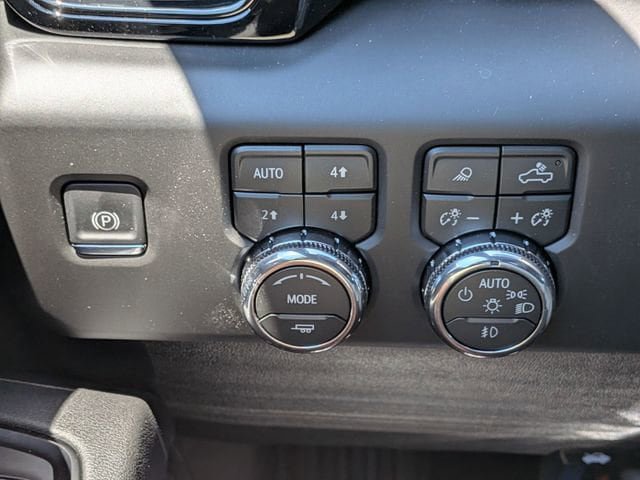 New 2026 GMC Sierra 2500 AT4 w/ AT4 Premium Plus Package AWD/4WD image 18