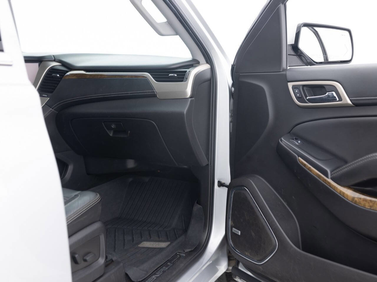 Used 2016 GMC Yukon XL Denali w/ Open Road Package image 28