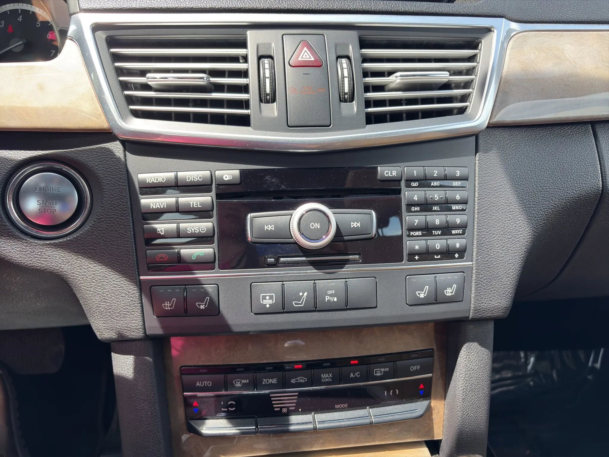 Used 2011 Mercedes-Benz E 550 Sedan image 16