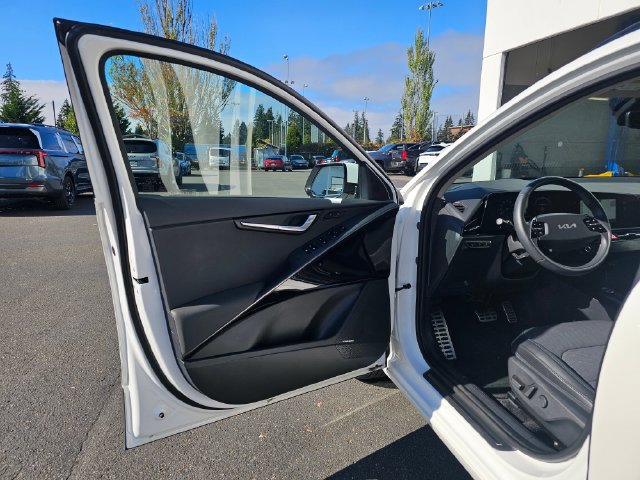 Certified 2023 Kia Niro Wave w/ Wave Preserve Package FWD image 20